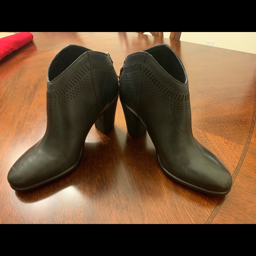 NEW black Vince Camuto Booties 8.5